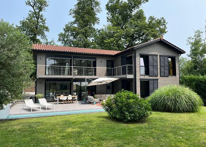 Villa Piscine A Proximite De Lyon
