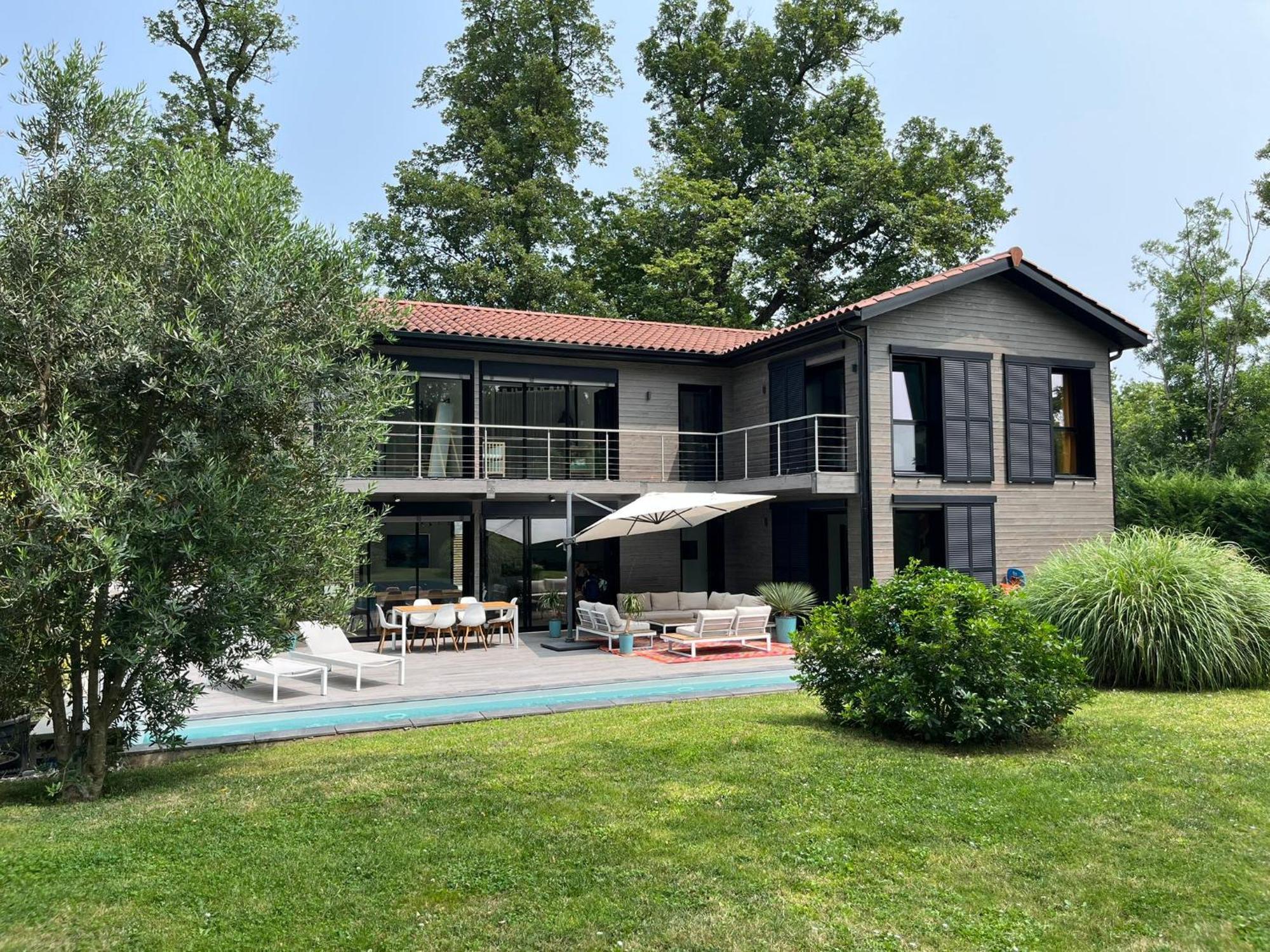 Piscine A Proximite De Lyon Villa Chaponost
