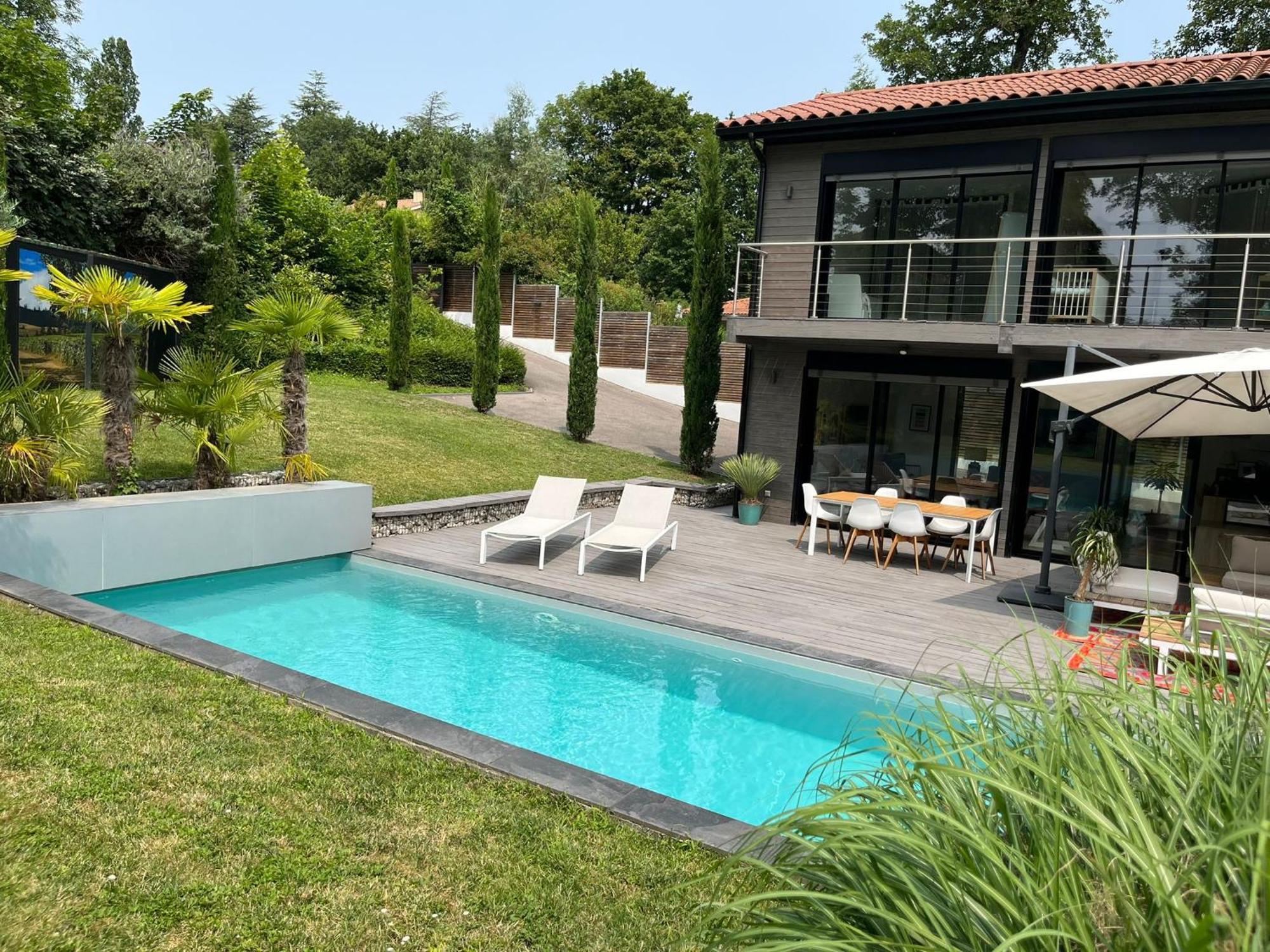 Villa Piscine A Proximite De Lyon *