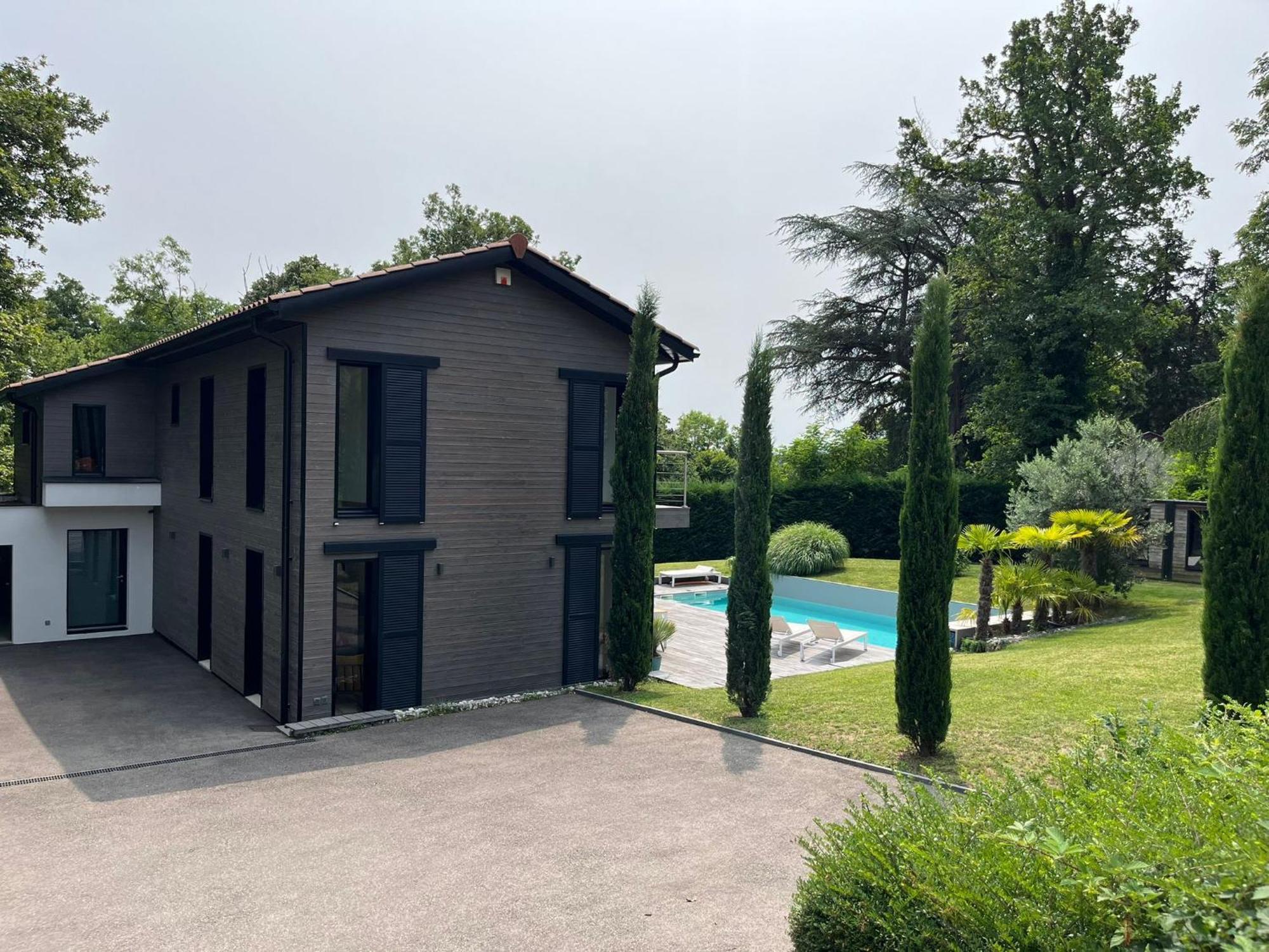 Villa Piscine A Proximite De Lyon Chaponost
